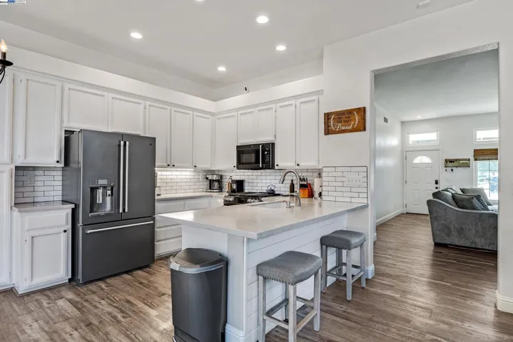1835 Lone Fox Ct, Tracy, California 95376