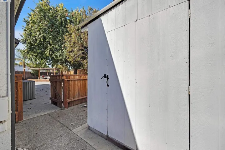 1835 Lone Fox Ct, Tracy, California 95376
