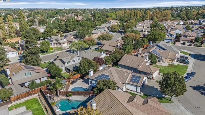 1835 Lone Fox Ct, Tracy, California 95376