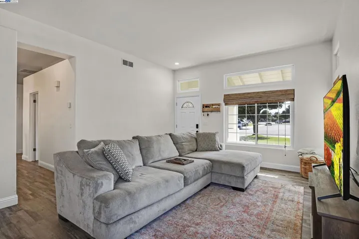 1835 Lone Fox Ct, Tracy, California 95376