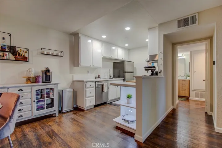 17522 Vandenberg Lane 6, Tustin, California 92780