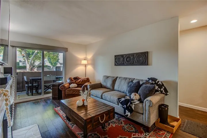 17522 Vandenberg Lane 6, Tustin, California 92780
