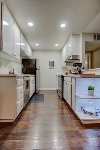 17522 Vandenberg Lane 6, Tustin, California 92780