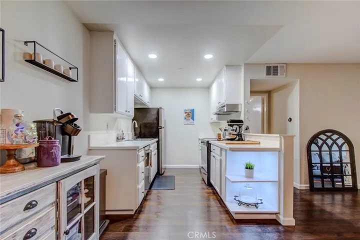 17522 Vandenberg Lane 6, Tustin, California 92780