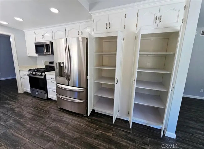 20958 Susan Carole Drive, Saugus, California 91350