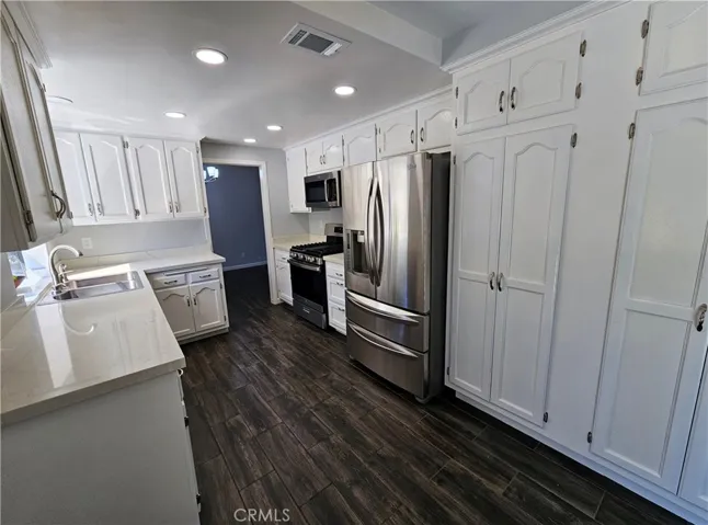 20958 Susan Carole Drive, Saugus, California 91350