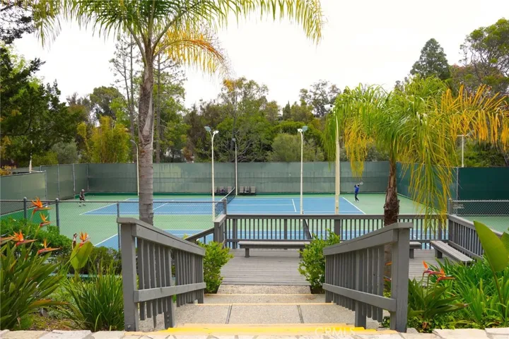 2 Tennis courts