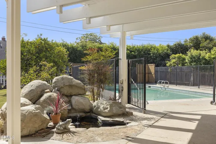 52-web-or-mls-Upmarketmedia_4486Woo-204