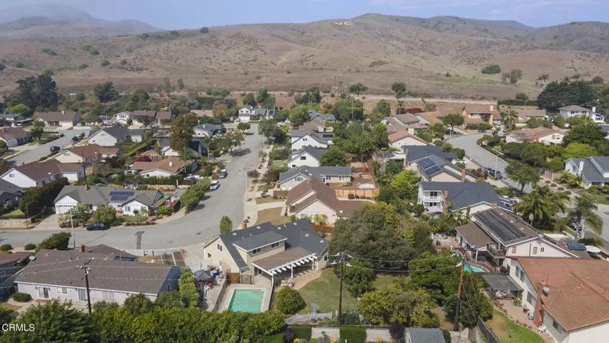 78-web-or-mls-Upmarketmedia_4486Woo-aer-