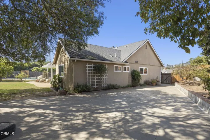 73-web-or-mls-Upmarketmedia_4486Woo-267