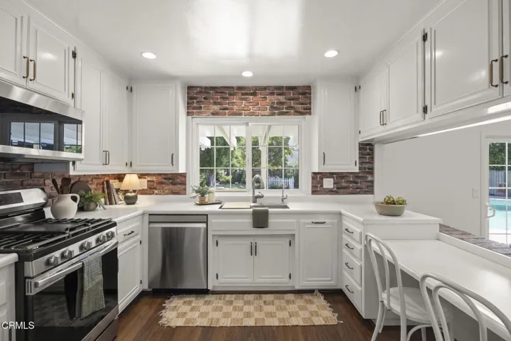 18-web-or-mls-Upmarketmedia_4486Woo-66