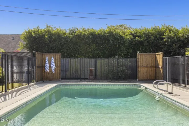 46-web-or-mls-Upmarketmedia_4486Woo-186