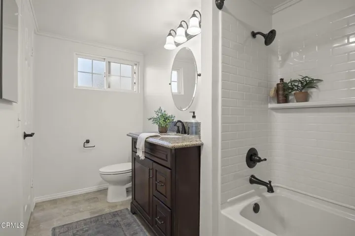 33-web-or-mls-Upmarketmedia_4486Woo-138