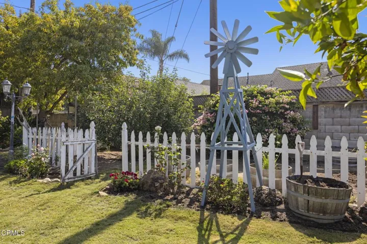 54-web-or-mls-Upmarketmedia_4486Woo-210