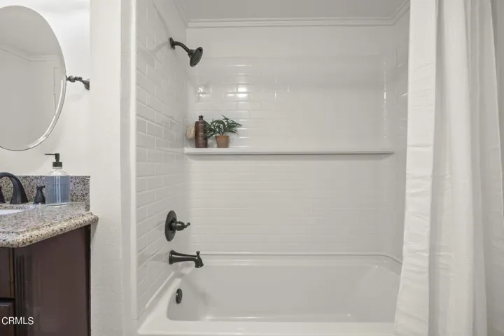 34-web-or-mls-Upmarketmedia_4486Woo-141