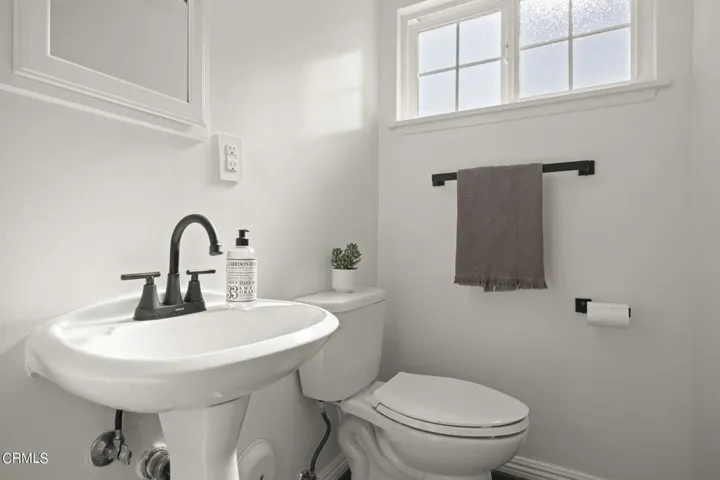 43-web-or-mls-Upmarketmedia_4486Woo-177