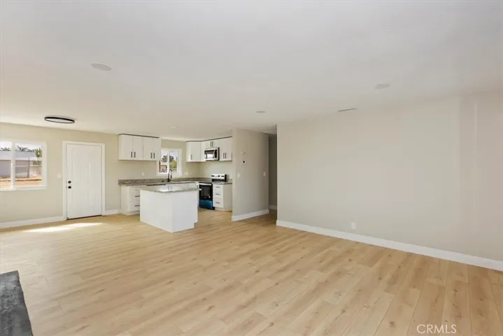 22161 Kayenta Road, Apple Valley, California 92308