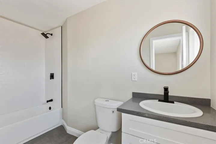 22161 Kayenta Road, Apple Valley, California 92308