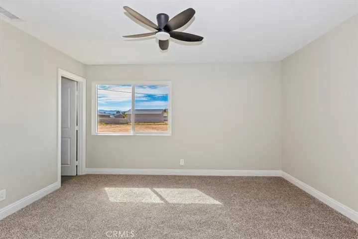 22161 Kayenta Road, Apple Valley, California 92308