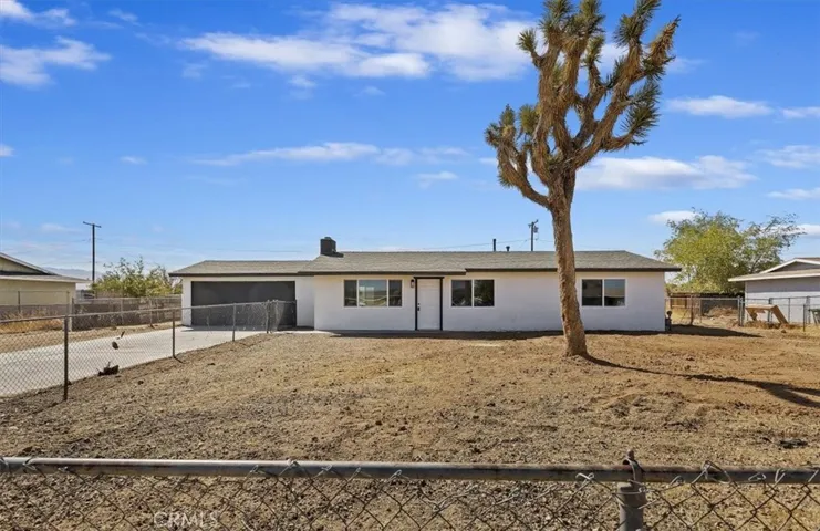 22161 Kayenta Road, Apple Valley, California 92308