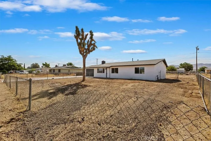 22161 Kayenta Road, Apple Valley, California 92308