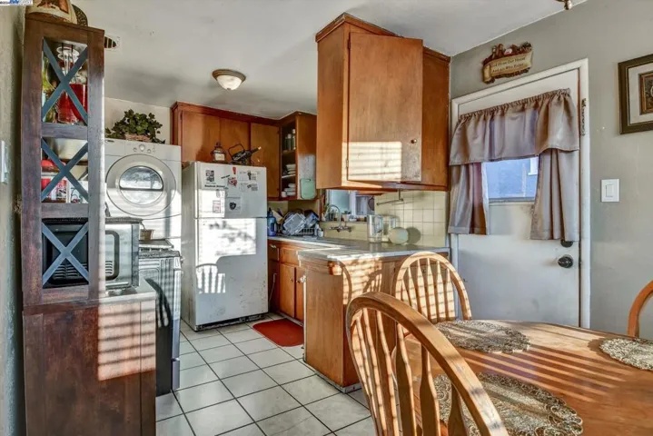 22808 Upland Way, Hayward, California 94541