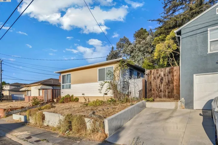 22808 Upland Way, Hayward, California 94541