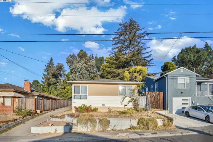 22808 Upland Way, Hayward, California 94541