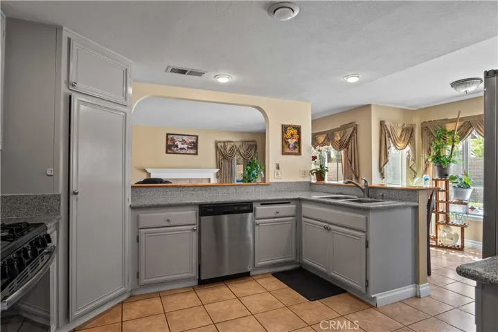 36757 33rd Street E, Palmdale, California 93550