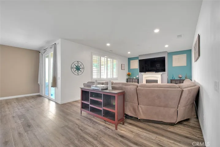 15610 Clove Place, Fontana, California 92336
