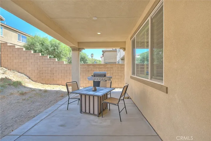 15610 Clove Place, Fontana, California 92336