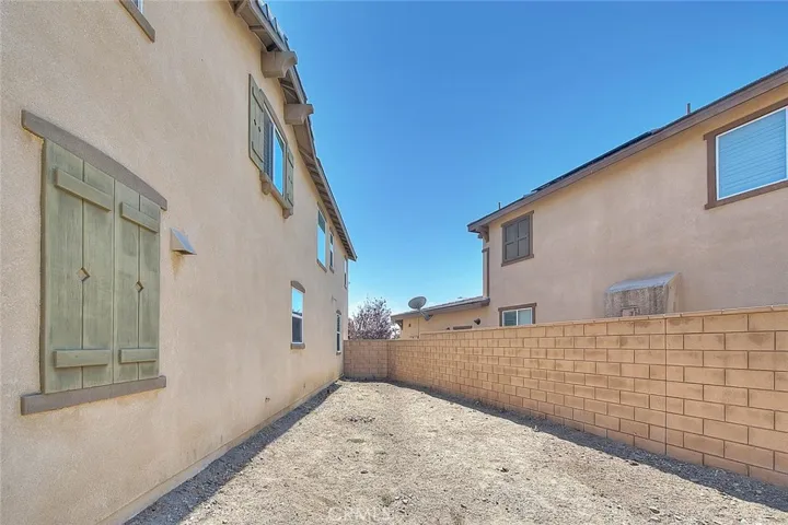 15610 Clove Place, Fontana, California 92336