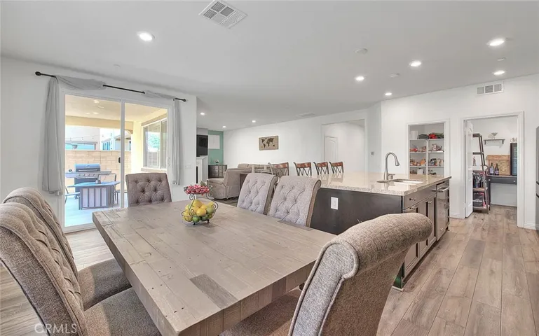 15610 Clove Place, Fontana, California 92336