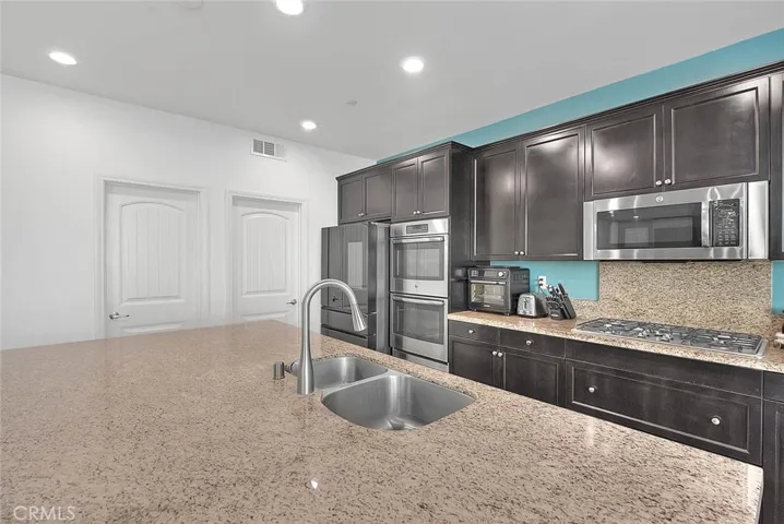 15610 Clove Place, Fontana, California 92336