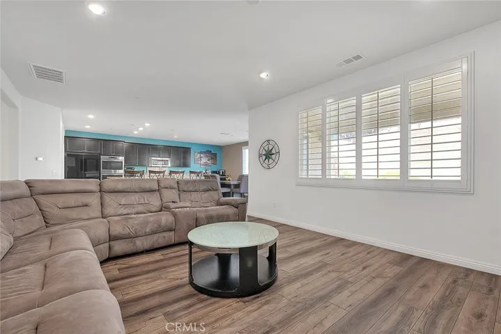 15610 Clove Place, Fontana, California 92336