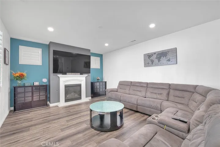 15610 Clove Place, Fontana, California 92336