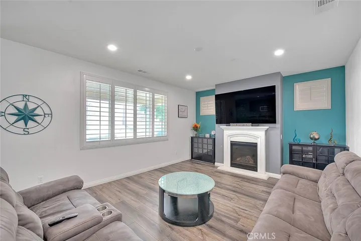 15610 Clove Place, Fontana, California 92336
