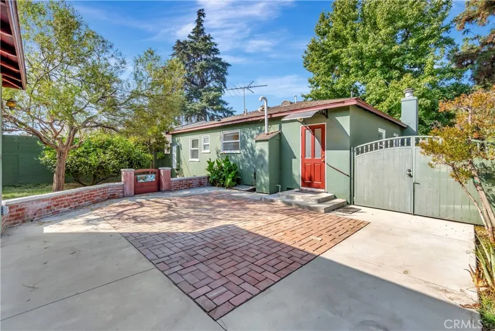 6428 Densmore Avenue, Lake Balboa, California 91406