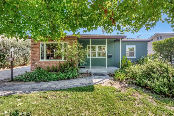 6428 Densmore Avenue, Lake Balboa, California 91406