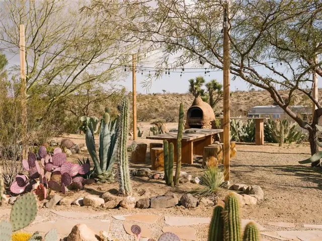 1122 Delgada Road, Yucca Valley, California 92284
