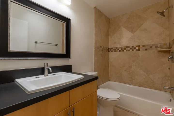 1033 6th Street 305, Santa Monica, California 90403