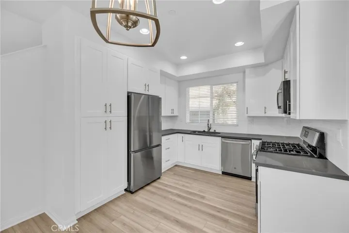 15203 Villagio Way, North Hills, California 91343