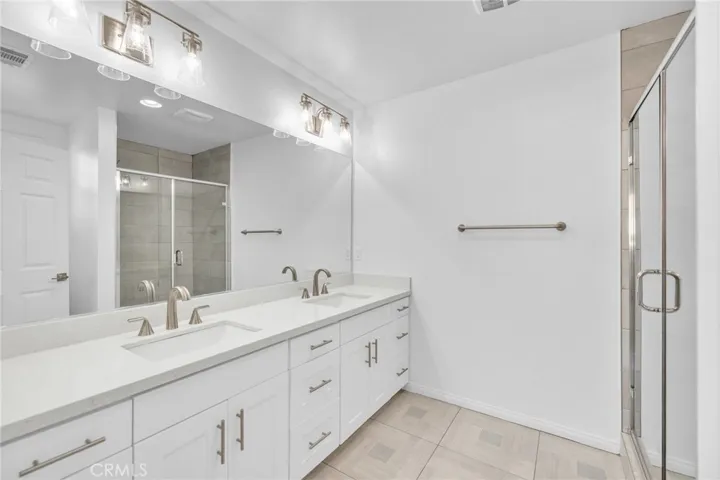15203 Villagio Way, North Hills, California 91343