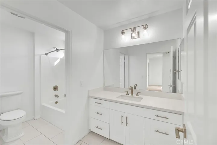 15203 Villagio Way, North Hills, California 91343