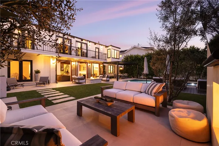 419 Signal Road, Newport Beach, California 92663