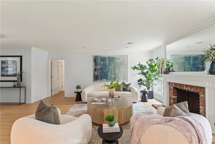 4606 Cortland Dr, Corona Del Mar- Living room