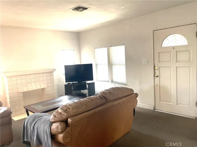 6710 4th Avenue, Los Angeles, California 90043