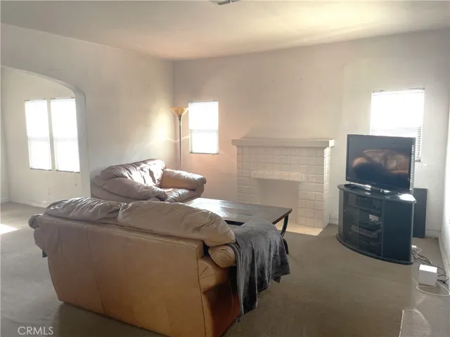 6710 4th Avenue, Los Angeles, California 90043