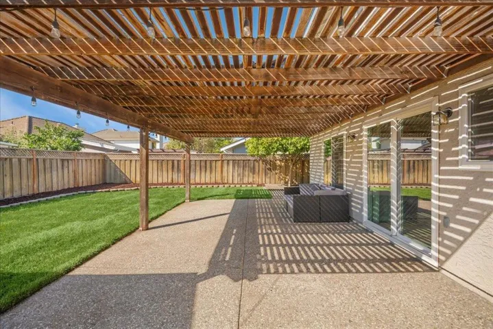 1212 Valbusa Drive, Gilroy, California 95020