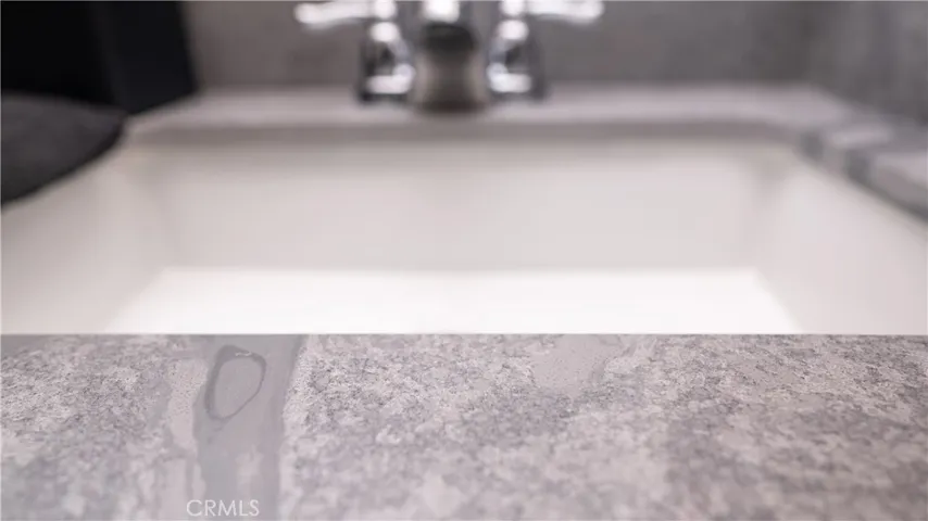 Downstairs full bath w/upgraded countertop